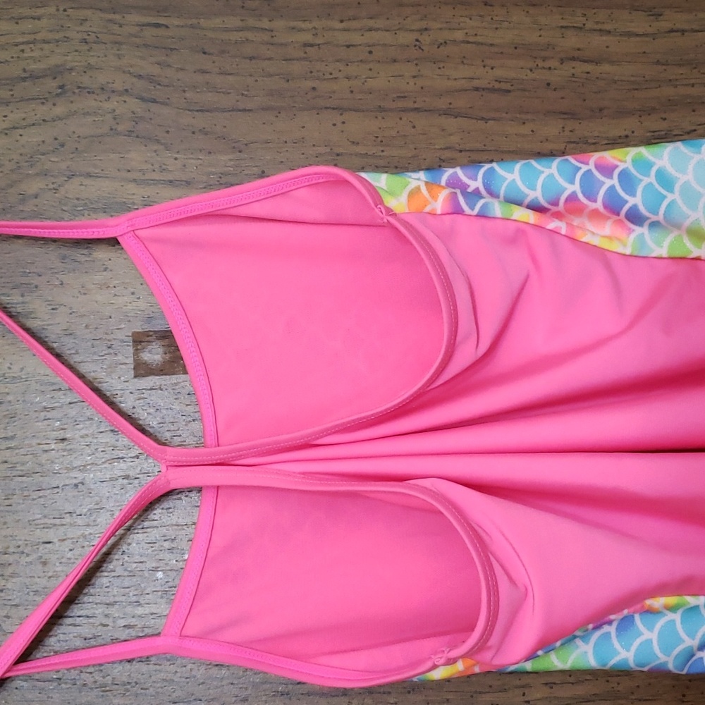 Swimsuit - Picture 6 of 6